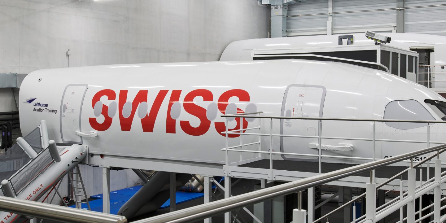 Neubau Lufthansa Aviation Training Zentrum in Glattbrugg, Schweiz von St&uuml;cheli Architekten AG, Z&uuml;rich, Schweiz, aufgenommen am 3. NOvember 2019 von Roman Weyeneth, fotografie roman weyeneth gmbh, Fotostudio Basel, SchweizLAT Training Center in Zurich, 2020.