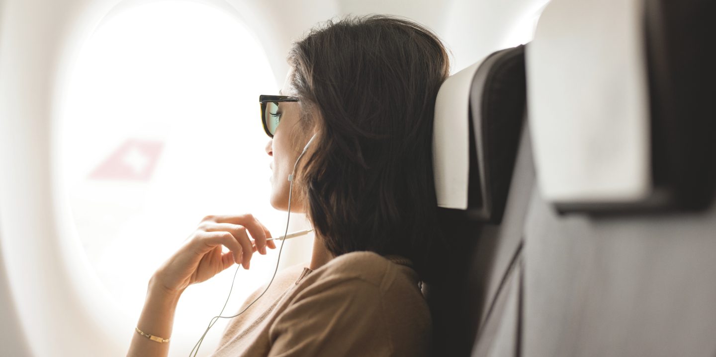 Bombardier business class, economy class // Business Klasse, Economy Klasse // classe Business, classe &eacute;conomique