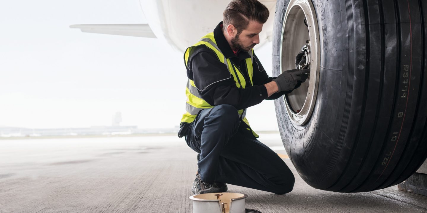 LX, Employee // Mitarbeiter // employ&eacute;s, Maintenance // Techniker // technicien