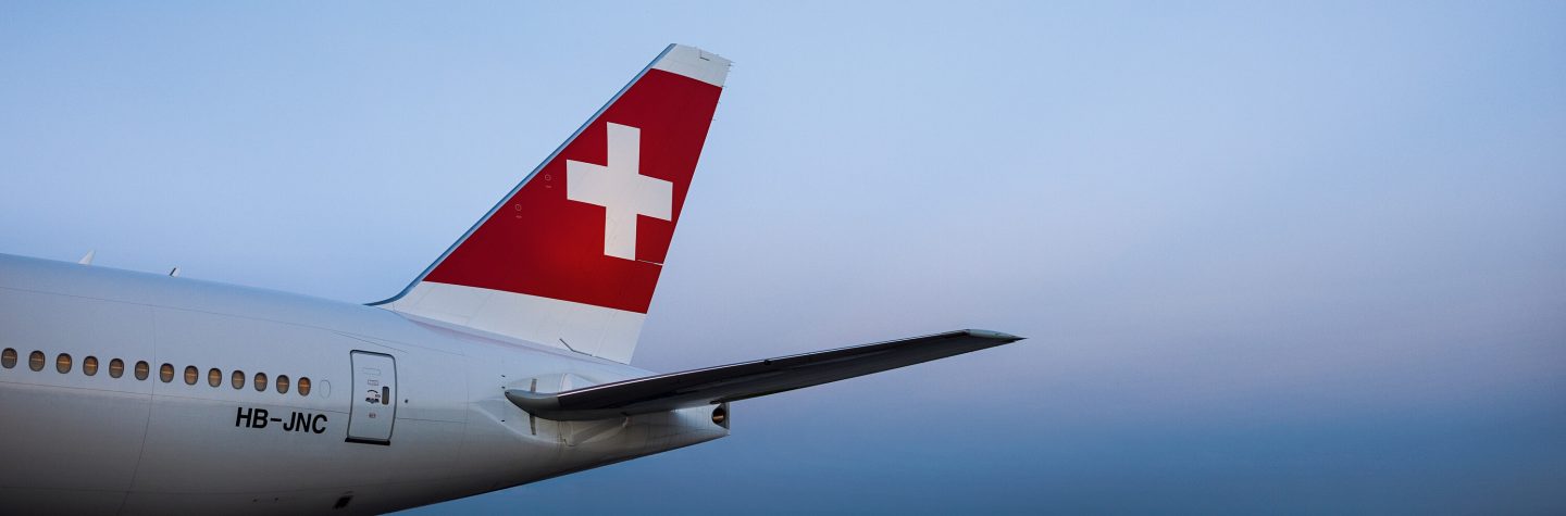 Boeing 777	on tarmac // auf Vorfeld // sur le tarmac
