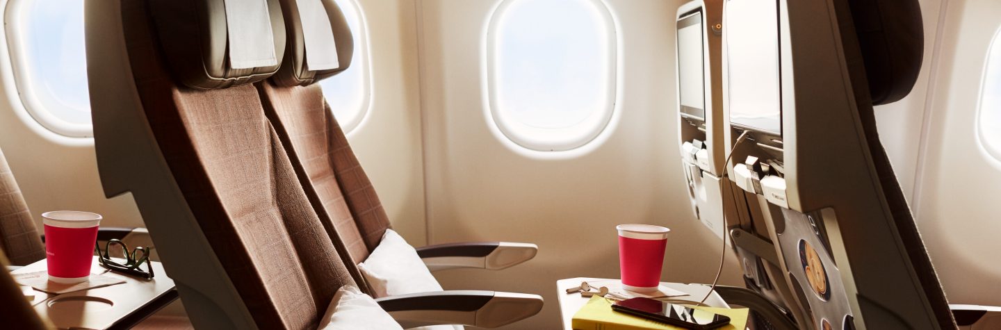 LX, Airbus A340, economy class // Economy Klasse // classe &eacute;conomique