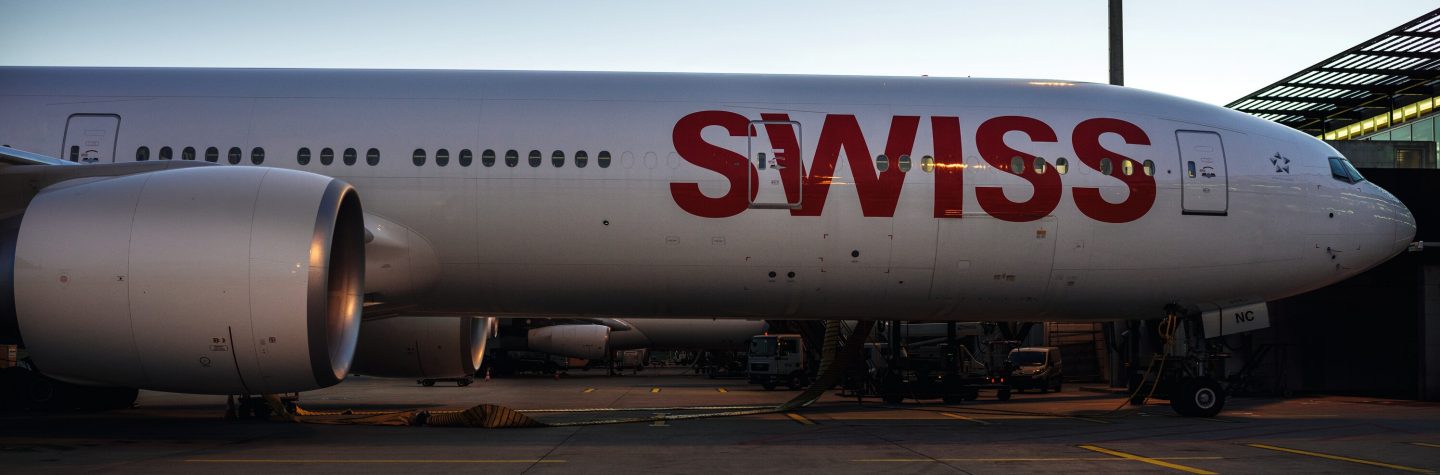 Boeing 777	on tarmac // auf Vorfeld // au tarmac