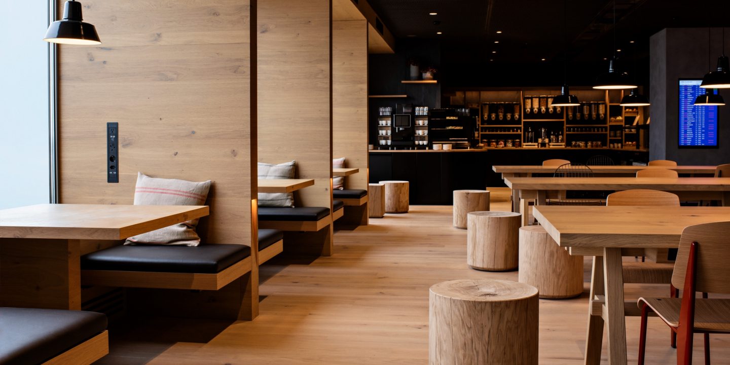 Alpine Lounge A