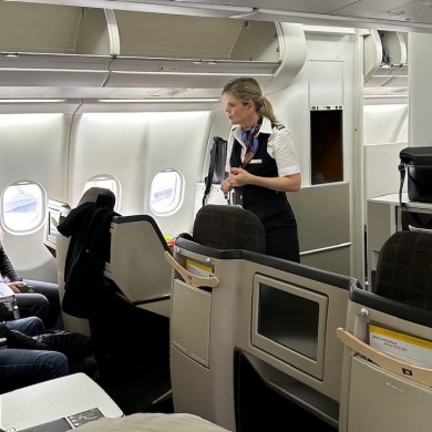 SWISS cabin crew introduce participants to onboard safety equipment, emergency procedures and the extensive training they receive.