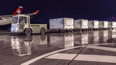 When shipping pharma products and vaccines, keeping the products within the required temperature range during the whole transportation is crucial to ensure integrity in the cool chain and preserve the quality of the product. 