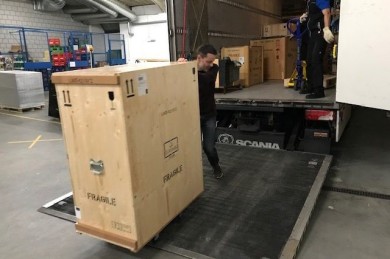 Loading of the crates at the ZPK in Bern.