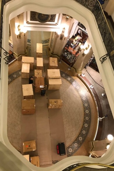 The small size of the elevators and staircases at the three different venues in Brazil were one one the main logistics challenges of this exhibition.