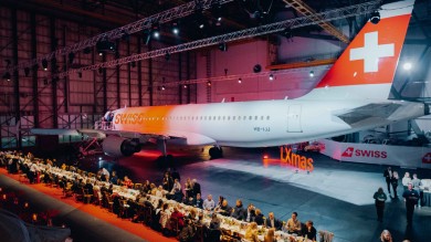 The grande finale of LXmas 2023: a festive dinner under the wings of our LXAirDeer the Airbus A320 HB-IJJ.